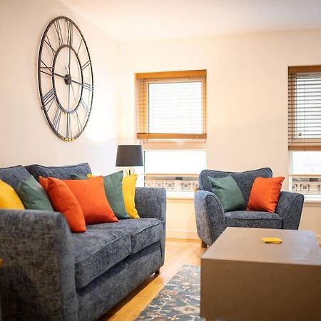 Modern City Centre Apartment In 인버네스 외부 사진
