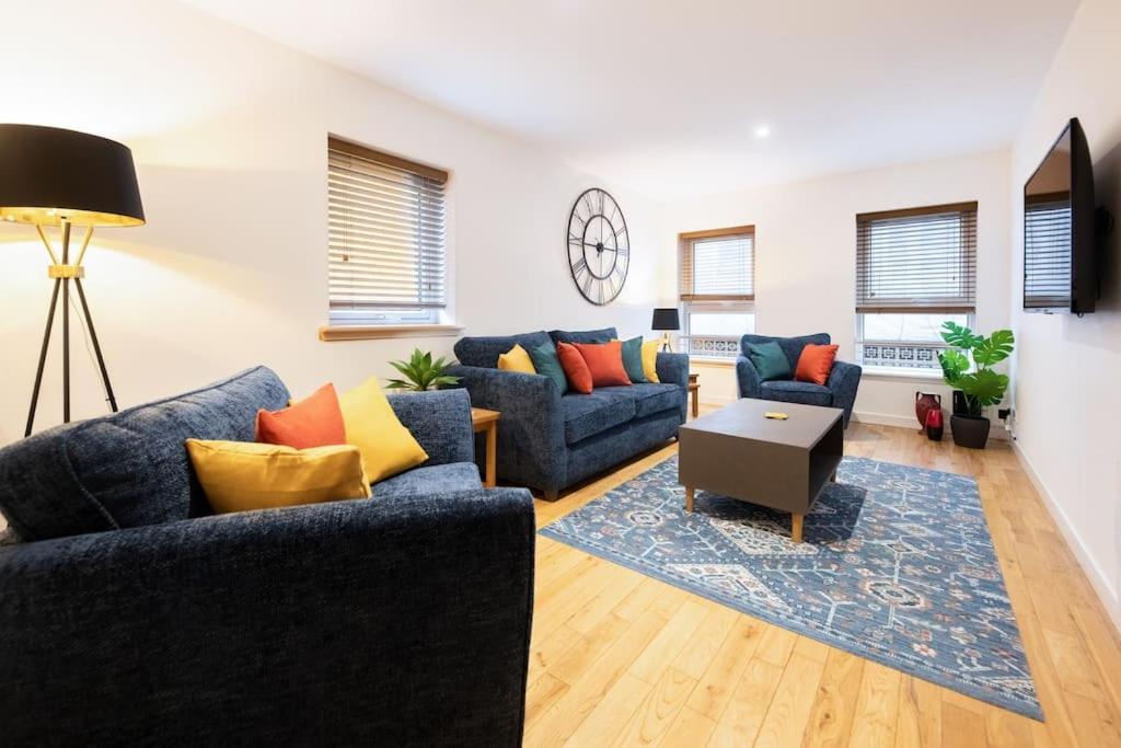 Modern City Centre Apartment In 인버네스 외부 사진